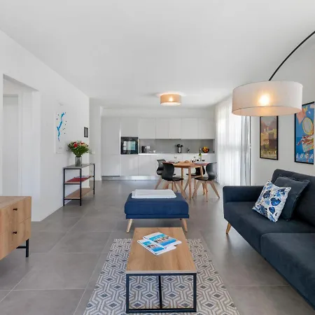 Lägenhet Loctowers A4-5-4 By Interhome *